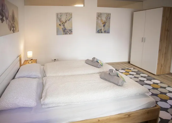 Modern Old Town Apartamento Hall in Tirol