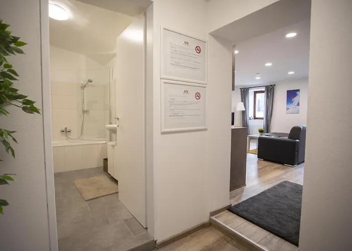 Modern Old Town アパート