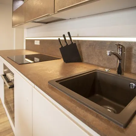 Апартаменты Modern Old Town Халль в Триоле