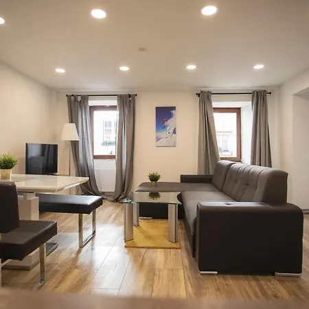 Апартаменты Modern Old Town Халль в Триоле